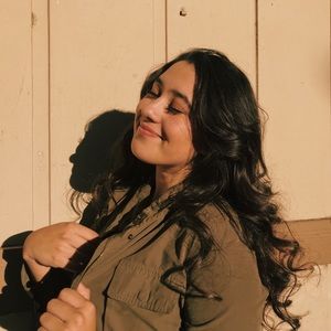 Meet your Posher, Macy